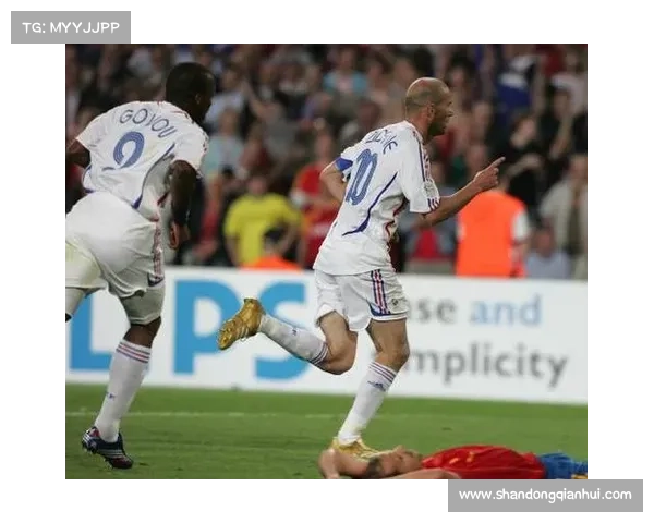 巴西队与西班牙队技战术较量揭示世界足球巅峰对决的精彩对比 巴西队与西班牙队技战术较量揭示世界足球巅峰对决的精彩对比