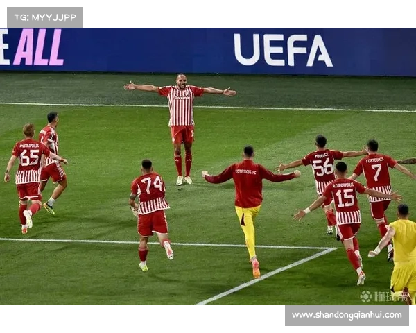 希腊足球队在2012年欧洲杯惊艳晋级四分之一决赛的历史性时刻