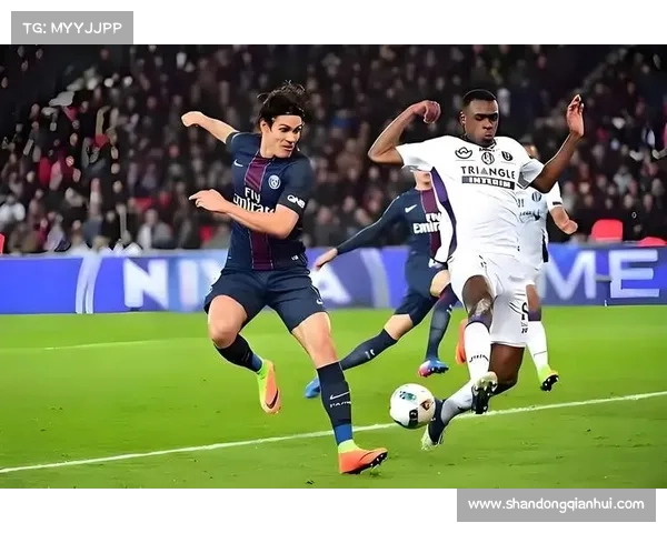 拜仁足球俱乐部如何评价戴尔在防守与进攻中的能力及其潜力